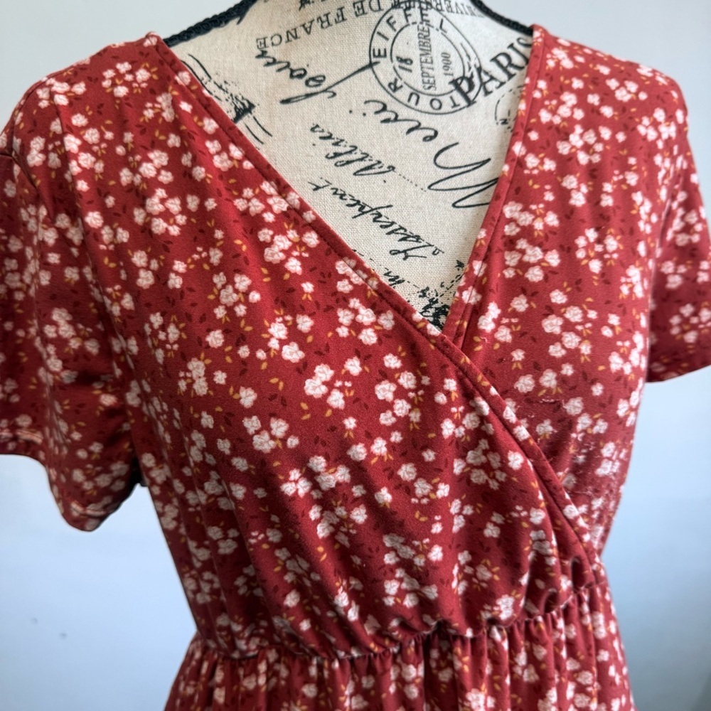 Boho Floral Red V-Neck Hippie Dress - Picture 6 of 8